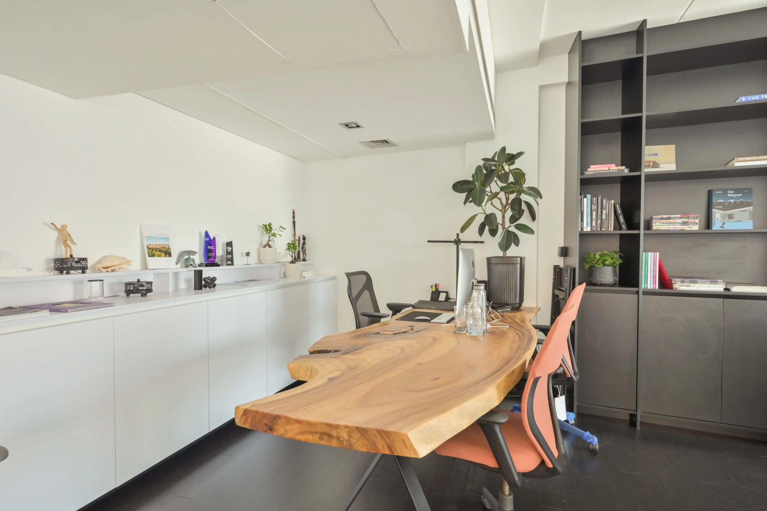 Elegant dining space with luxury furnishings